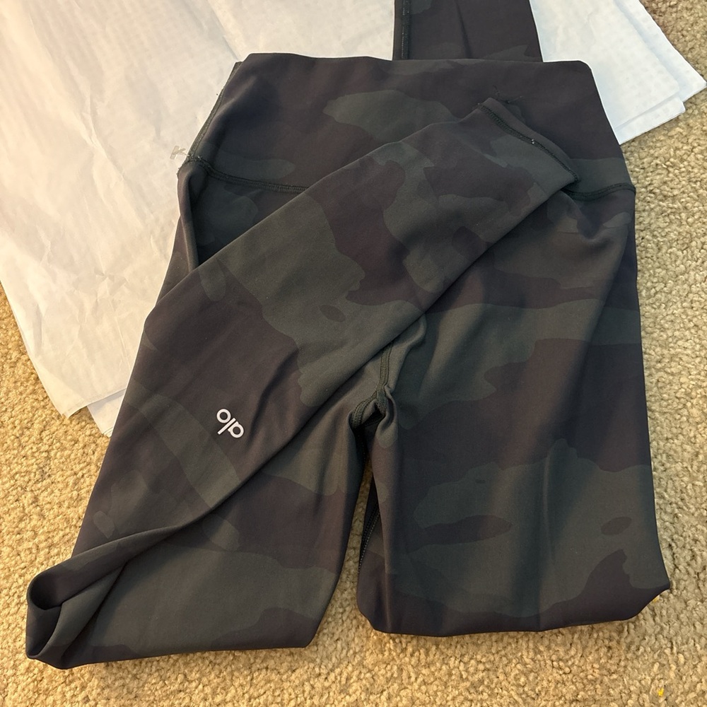 ALO Yoga Black Camouflage Leggings